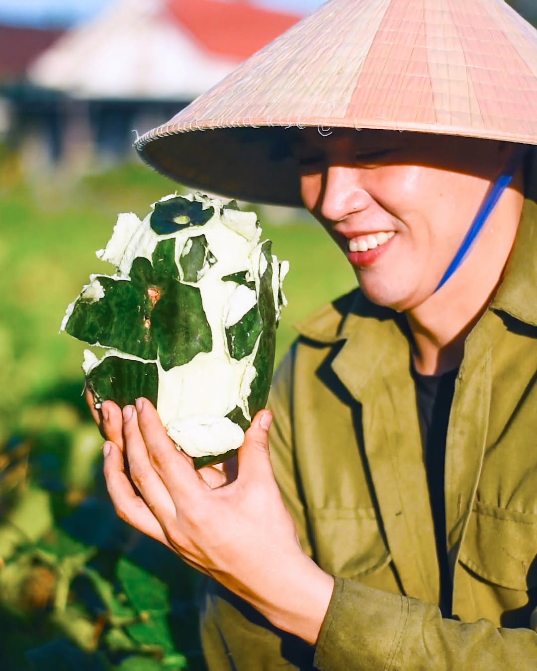 Loại tr&aacute;i c&acirc;y độc đ&aacute;o phải buộc d&acirc;y mới giữ được h&igrave;nh dạng - Ảnh 5.