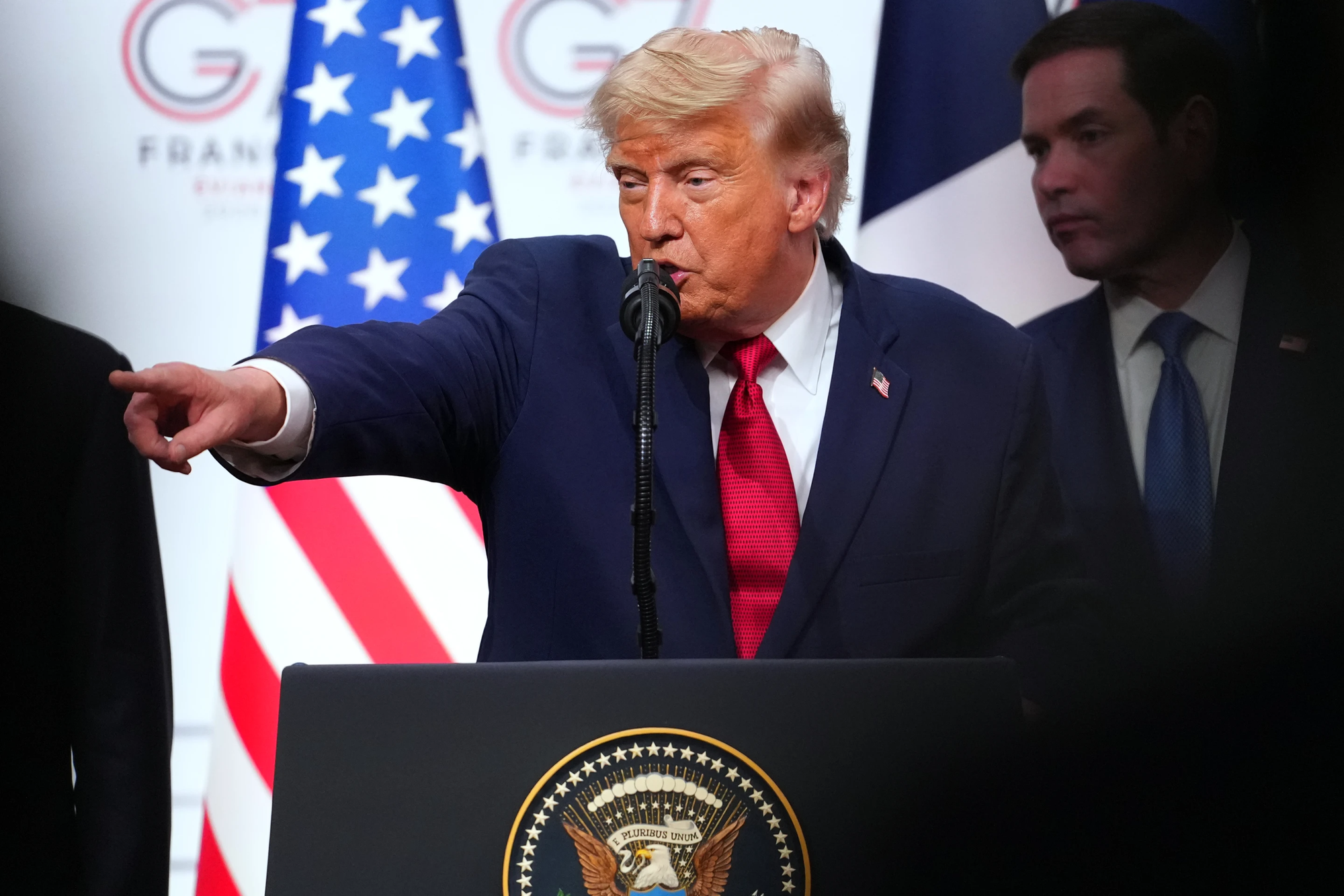 Tổng thống Trump n&oacute;i Iran &ldquo;kiệt quệ&rdquo; - Ảnh 1.