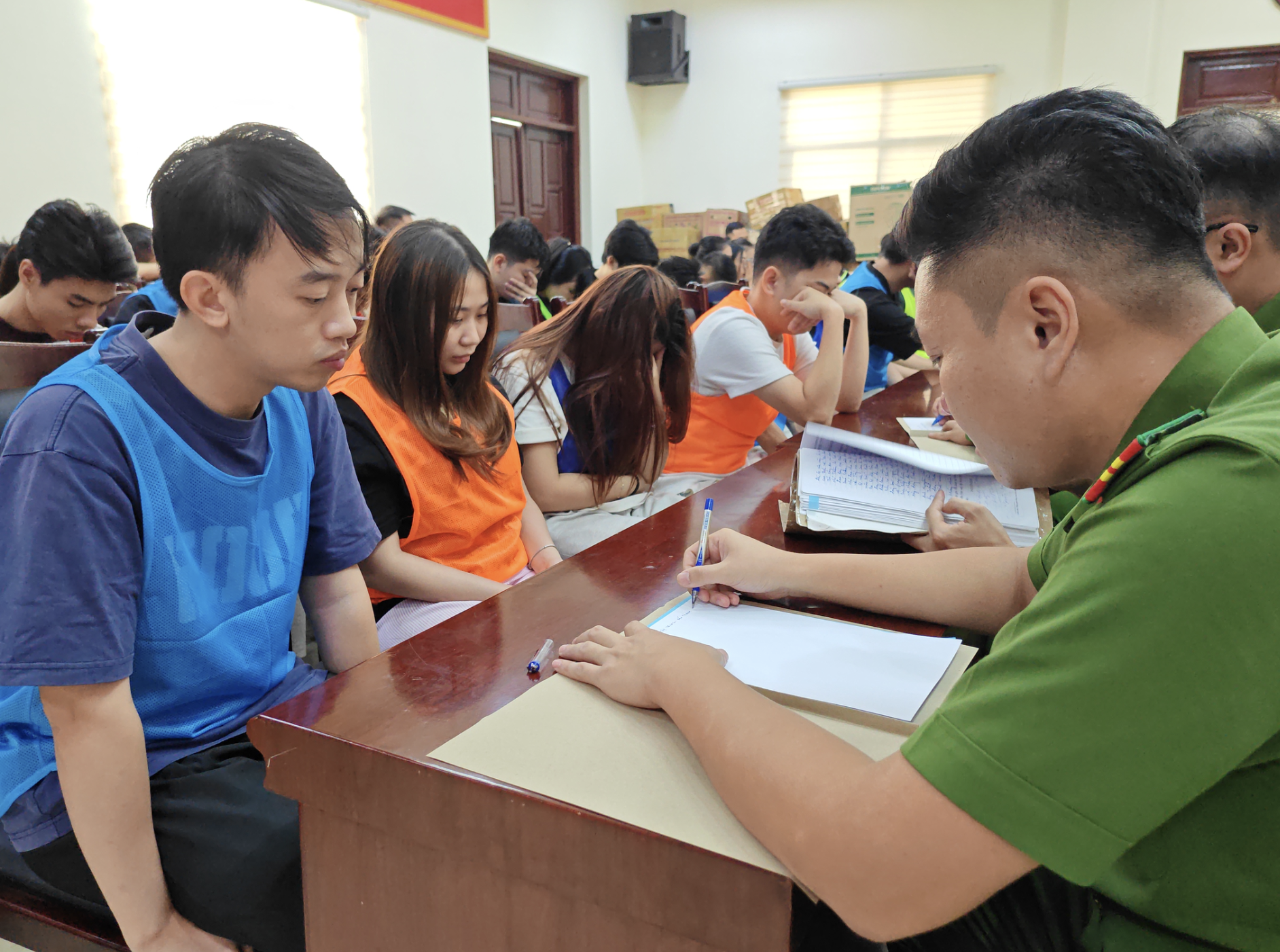 Khởi tố 24 vụ &aacute;n, 194 bị can trong đại &aacute;n lừa đảo kỳ nghỉ du lịch - Ảnh 1.