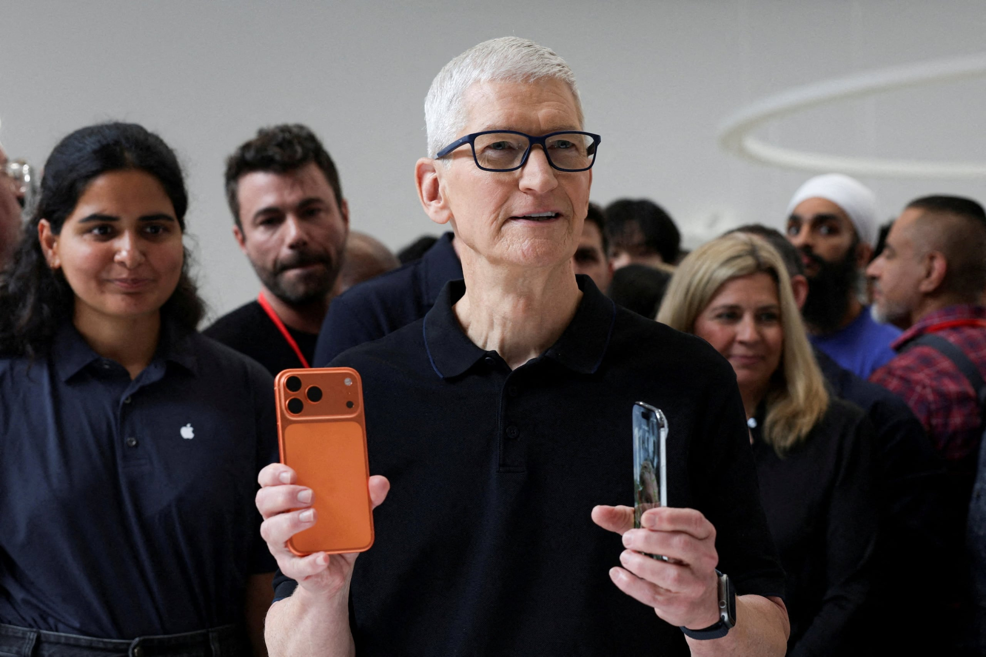 IPhone 18 Pro c&oacute; thể tăng gi&aacute; 200 USD , CEO Tim Cook thừa nhận điều kh&ocirc;ng thể tr&aacute;nh khỏi - Ảnh 1.