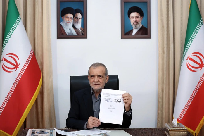NÓNG: Iran lại tuyên bố đóng eo biển Hormuz - Ảnh 1. NÓNG: Iran lại tuyên bố đóng eo biển Hormuz - Ảnh 1.
