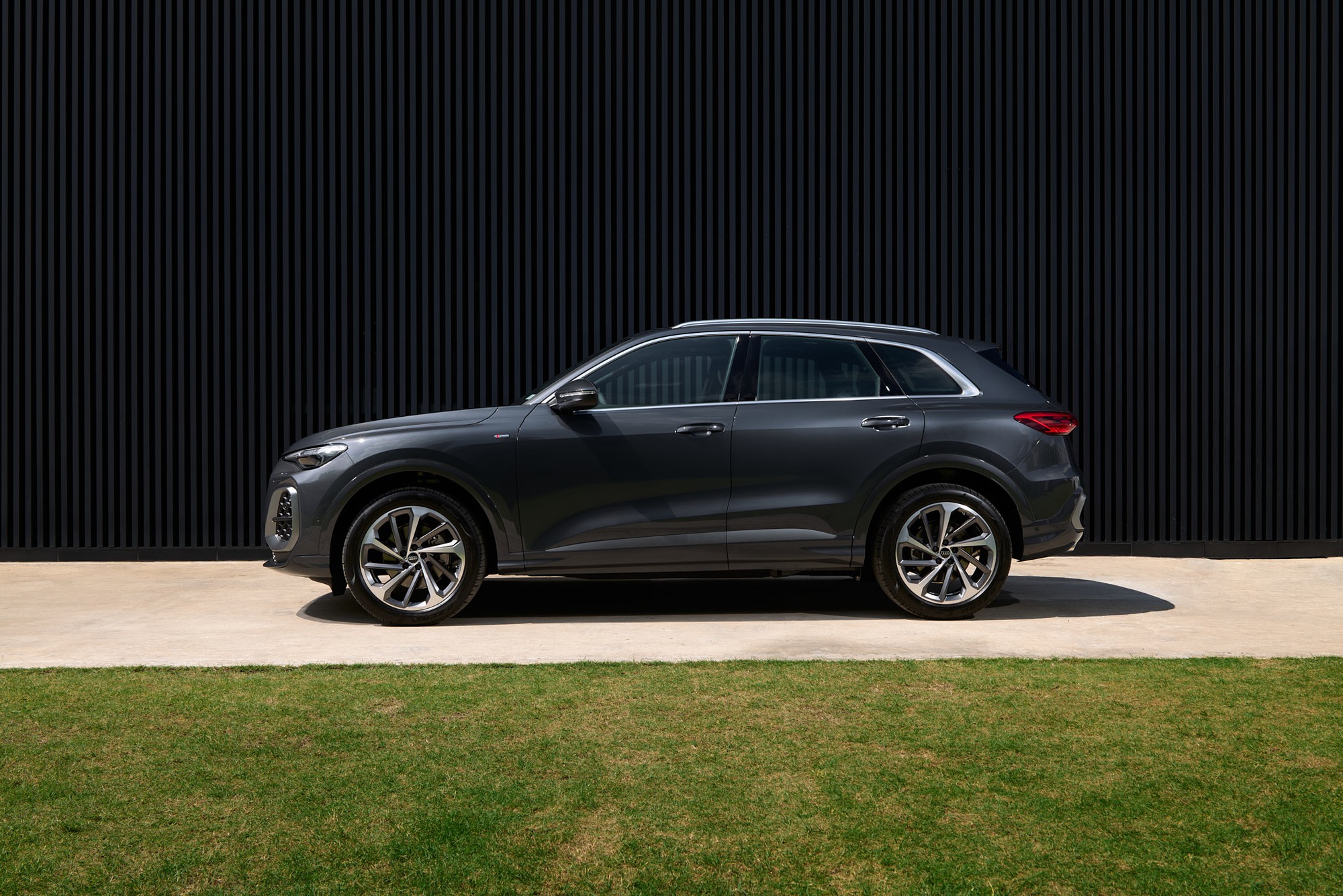Audi Q5 2026 chốt giá từ 2,849 tỷ đồng tại Việt Nam: 2 kiểu dáng, nền tảng hoàn toàn mới, có ADAS - Ảnh 14.