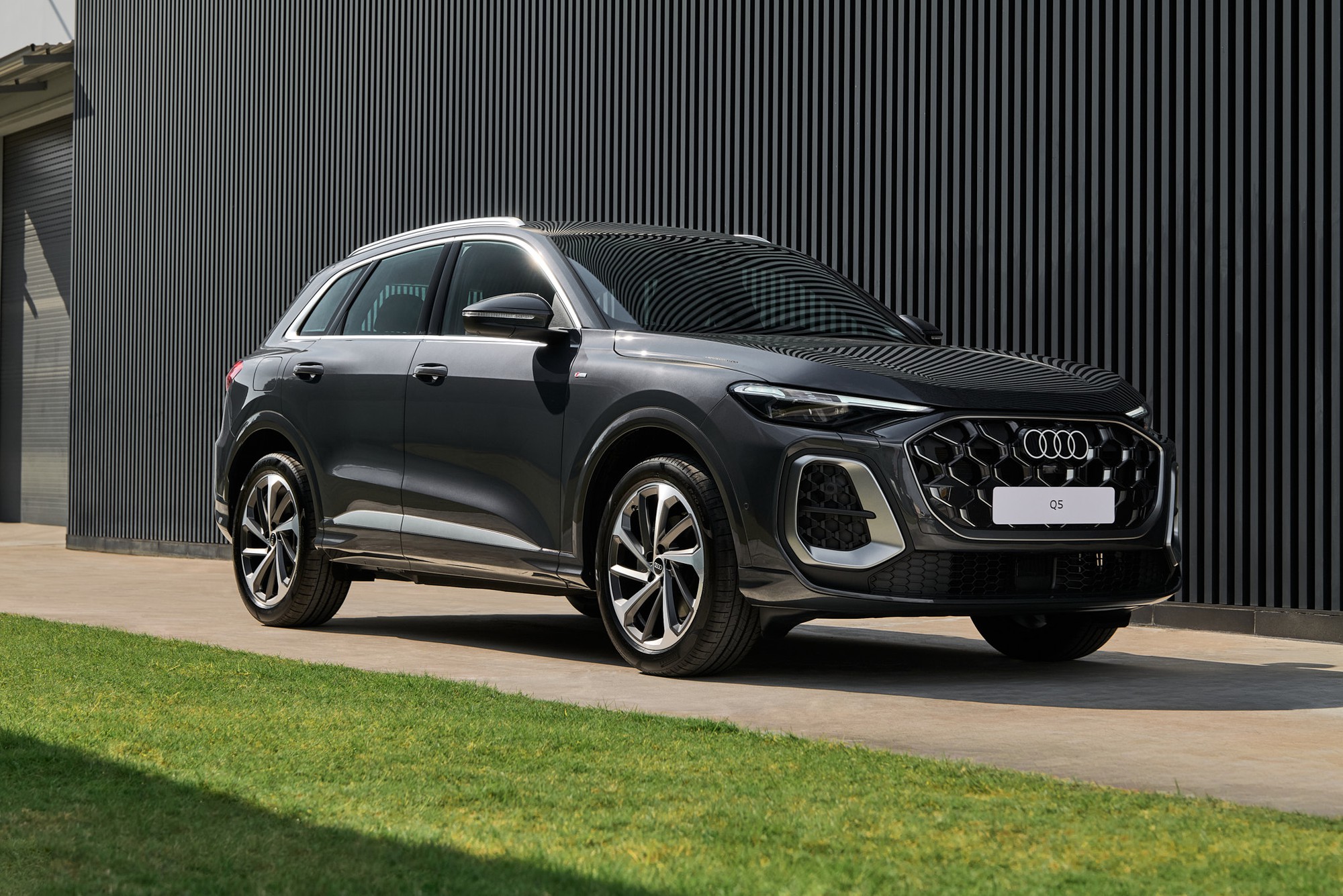 Audi Q5 2026 chốt giá từ 2,849 tỷ đồng tại Việt Nam: 2 kiểu dáng, nền tảng hoàn toàn mới, có ADAS - Ảnh 11.