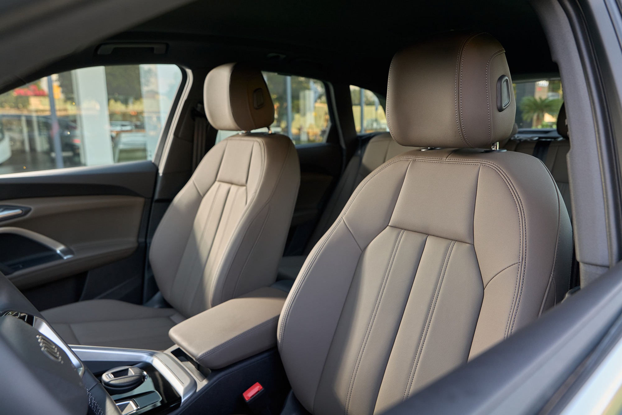 Audi Q5 2026 chốt giá từ 2,849 tỷ đồng tại Việt Nam: 2 kiểu dáng, nền tảng hoàn toàn mới, có ADAS - Ảnh 6.