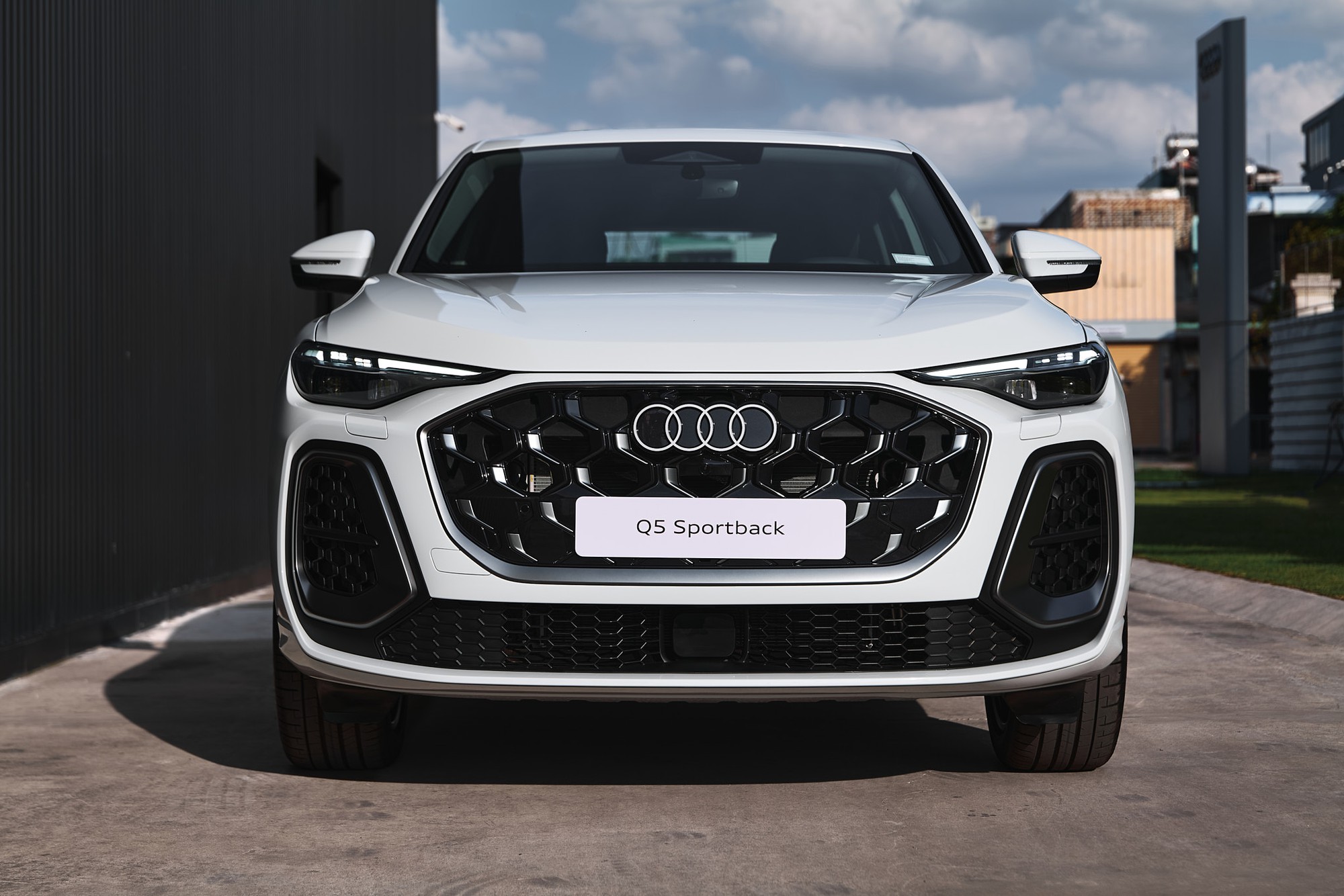 Audi Q5 2026 chốt giá từ 2,849 tỷ đồng tại Việt Nam: 2 kiểu dáng, nền tảng hoàn toàn mới, có ADAS - Ảnh 3.