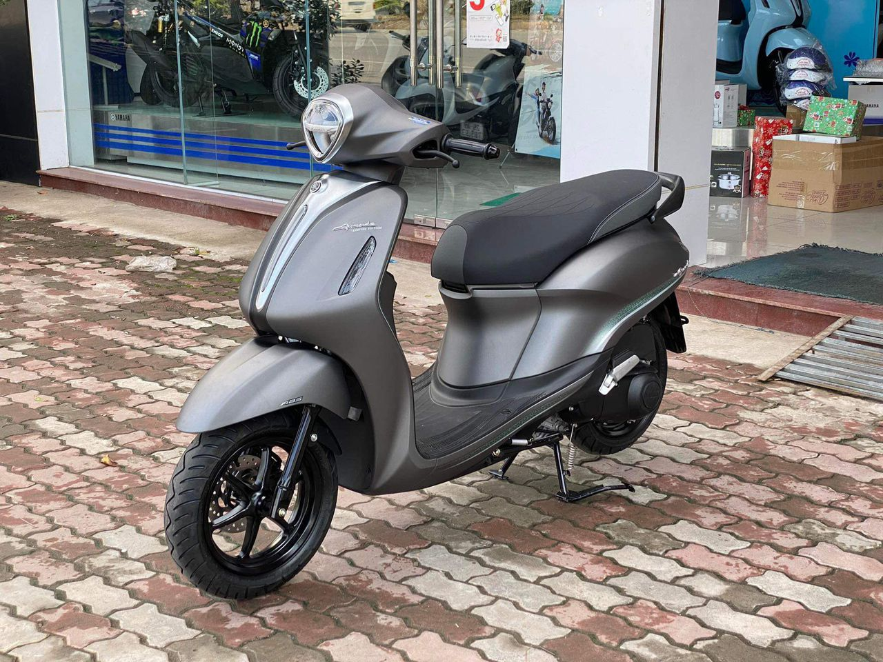 Xe tay ga Yamaha hybrid giảm giá mạnh tại đại lý: Xe ăn 1,6L/100km được ưu đãi gần 4 triệu đồng - Ảnh 2.
