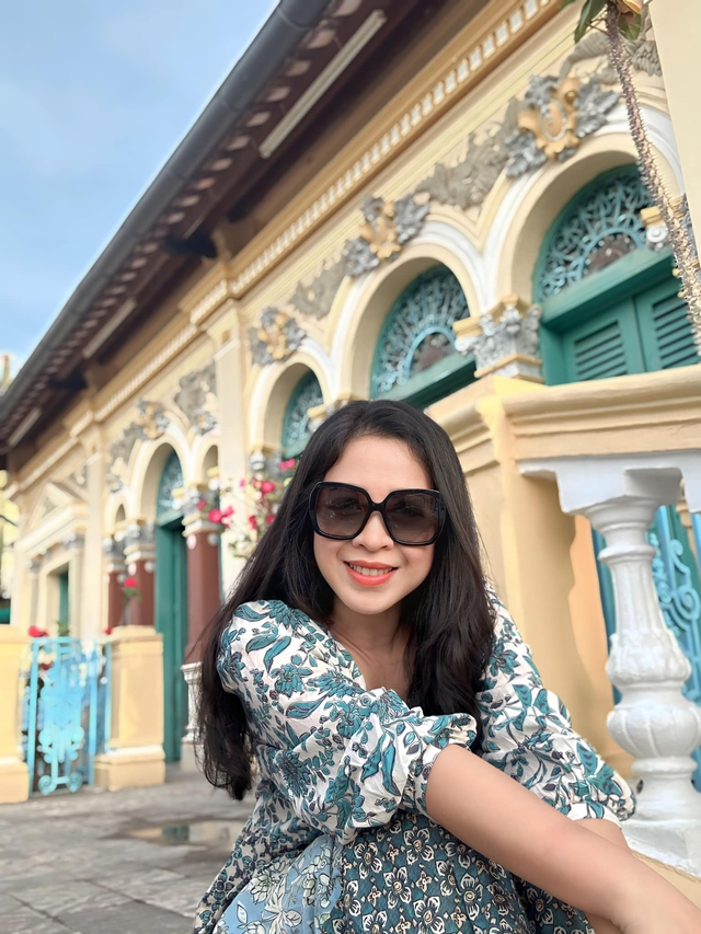 Nhan sắc vợ vừa đẹp, vừa giỏi của "&ocirc;ng ho&agrave;ng nhạc đỏ đ&igrave;nh đ&aacute;m - Ảnh 10.