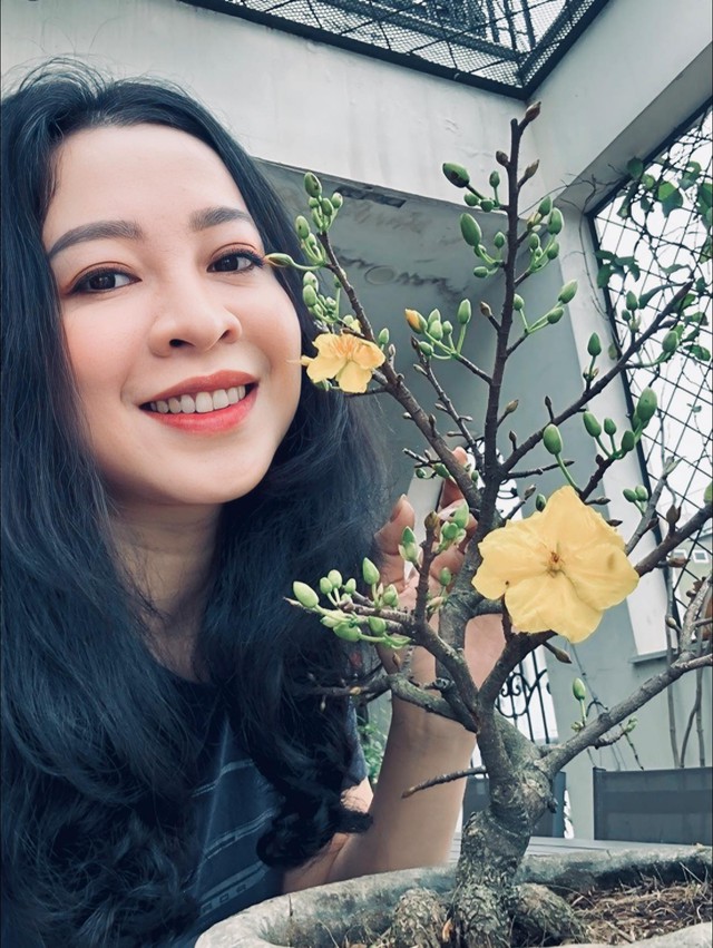 Nhan sắc vợ vừa đẹp, vừa giỏi của "&ocirc;ng ho&agrave;ng nhạc đỏ đ&igrave;nh đ&aacute;m - Ảnh 3.
