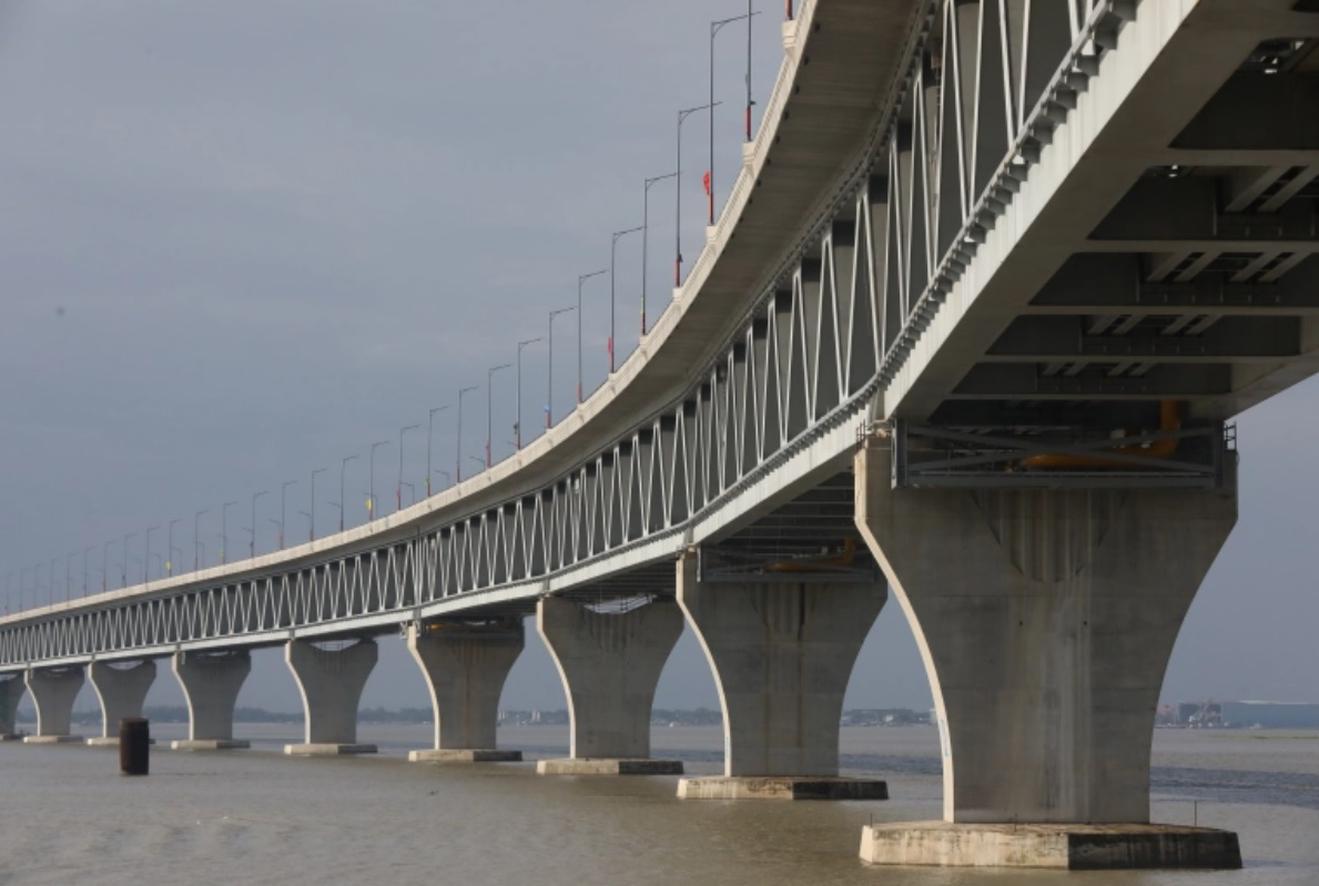 Phát hiện 264 thanh thép 'khổng lồ' bị Trung Quốc cắm sâu 122m dưới lòng sông, thứ chúng đang gánh phía trên là công trình thế kỷ - Ảnh 3. Phát hiện 264 thanh thép 'khổng lồ' bị Trung Quốc cắm sâu 122m dưới lòng sông, thứ chúng đang gánh phía trên là công trình thế kỷ - Ảnh 3.