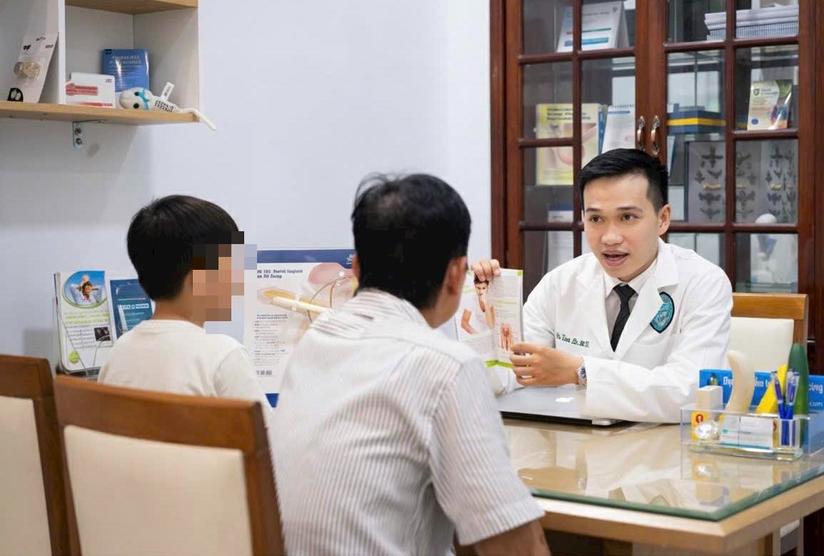 Thấy “cậu nhỏ” bé trai biến mất, gia đình vội đưa đi khám - Ảnh 1.