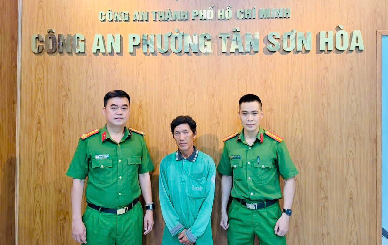 Nguyễn Phi Cường ra đầu thú sau 34 năm truy nã về tội trộm cắp tài sản - Ảnh 1. Nguyễn Phi Cường ra đầu thú sau 34 năm truy nã về tội trộm cắp tài sản - Ảnh 1.