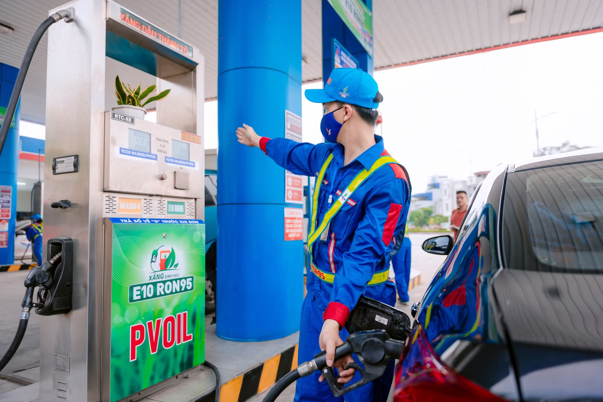 Làm rõ những băn khoăn về tiêu hao nhiên liệu và tác động của xăng E10 tới động cơ - Ảnh 1.