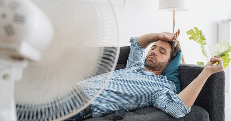 Kiểu bật quạt qua đêm khi đi ngủ được cảnh báo không nên: Nhiều nhà vẫn đang làm mỗi ngày - Ảnh 2.
