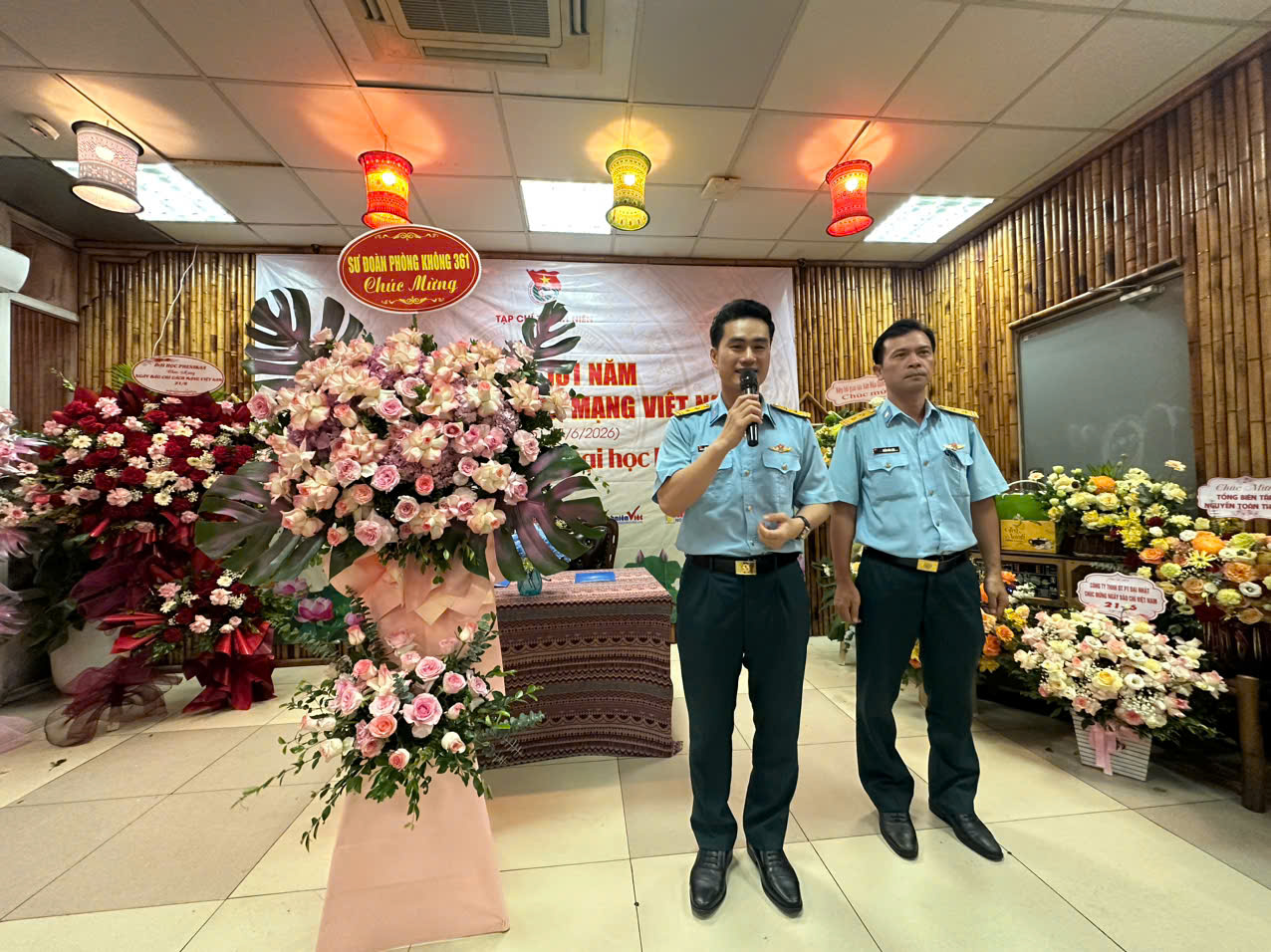Tạp ch&iacute; Thanh ni&ecirc;n kỷ niệm 101 năm Ng&agrave;y b&aacute;o ch&iacute; c&aacute;ch mạng Việt Nam v&agrave; k&yacute; kết hợp t&aacute;c với Đại học Phenikaa - Ảnh 3.