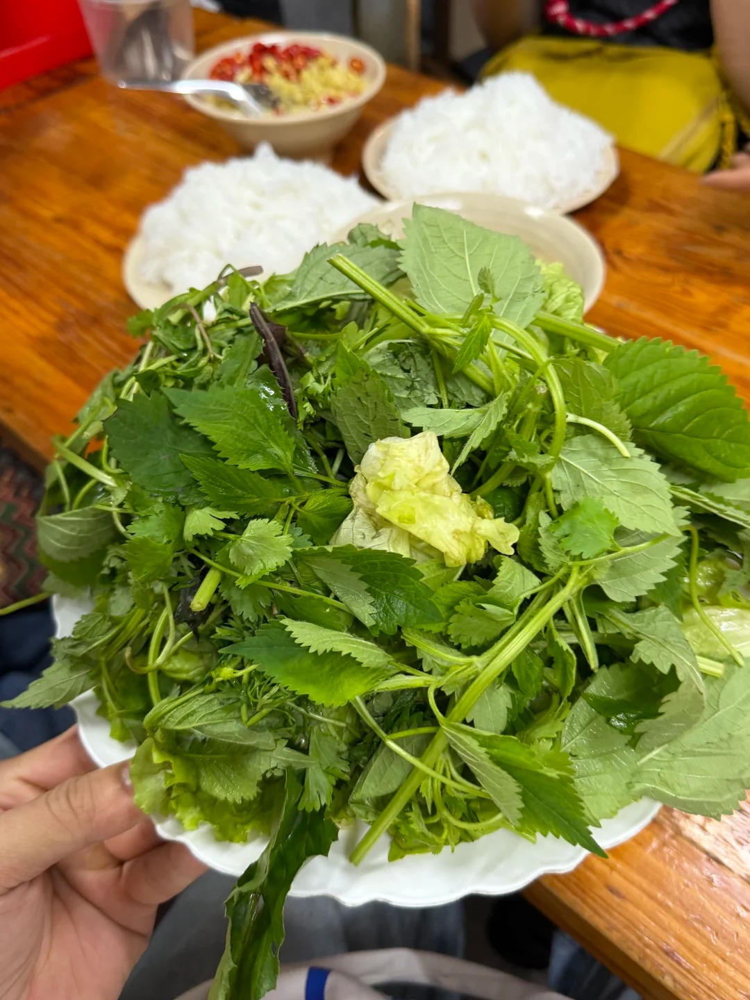 Khách Trung Quốc khám phá lý do người Việt hiếm khi béo - Ảnh 1.