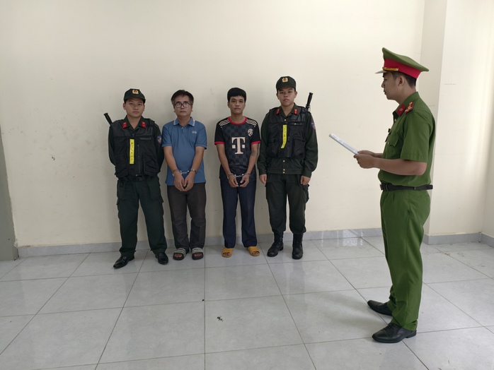 Công an TPHCM bắt Giám đốc Công ty Giày Dép Thắng Đạt - Ảnh 1.