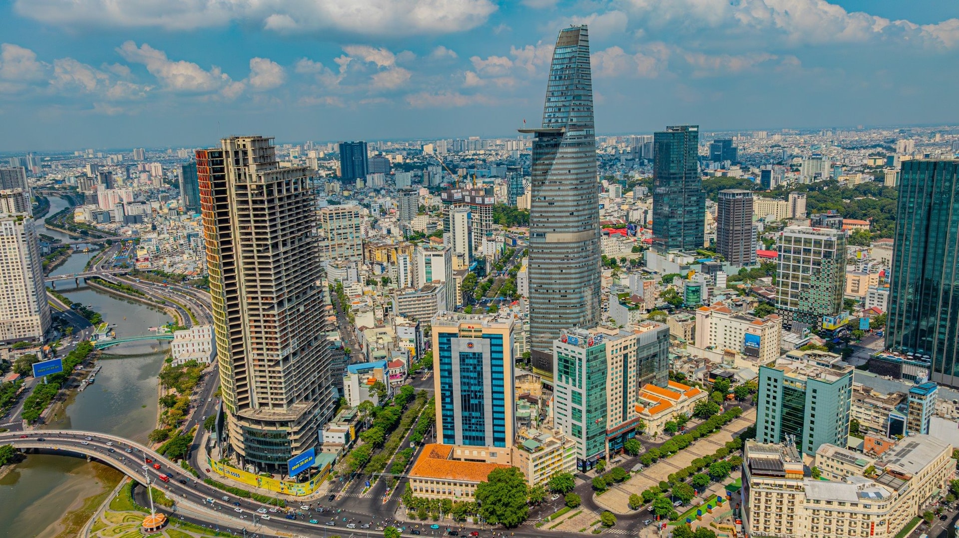 Nguyên giảng viên Đại học Bách Khoa tham gia làm nhà ở giá rẻ, triển khai dự án hơn 800 căn tại thành phố giàu nhất nước 10 6toa nha cao nhat tphcm 17771096776401366470444 1782011128978 17820111296301013190979
