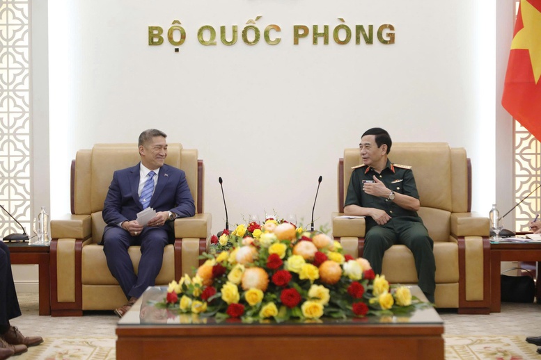Đại tướng Phan Văn Giang tiếp Quyền Bộ trưởng Bộ Hải qu&acirc;n Hoa Kỳ H&ugrave;ng Cao tại H&agrave; Nội - Ảnh 1.