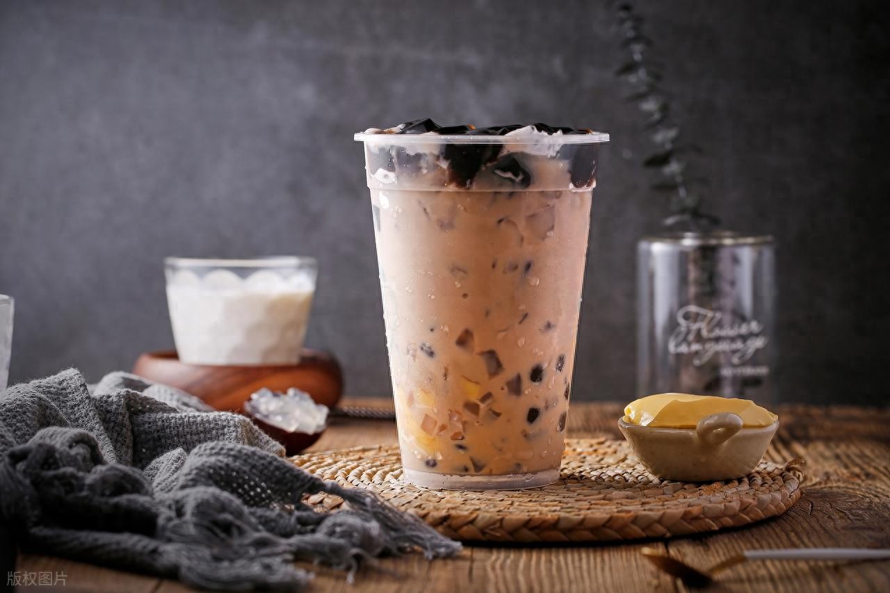 T&ocirc;i từng nghĩ m&igrave;nh kiếm qu&aacute; &iacute;t n&ecirc;n kh&ocirc;ng thể tiết kiệm, đến khi bỏ được 5 th&oacute;i quen n&agrave;y mới nhận ra mỗi th&aacute;ng đang tự l&agrave;m &ldquo;bay hơi&rdquo; h&agrave;ng triệu đồng- Ảnh 1.