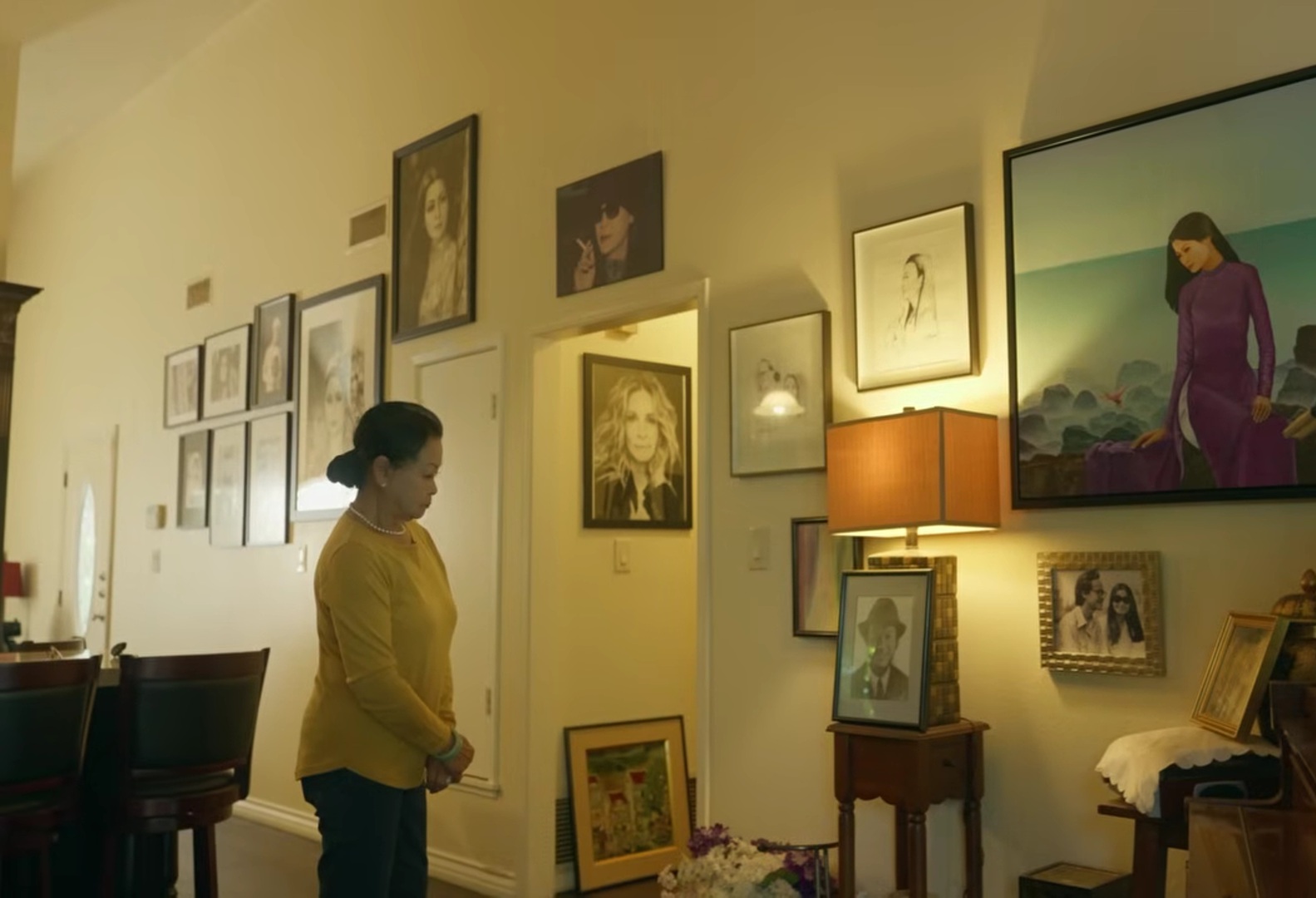 B&ecirc;n trong căn biệt thự Kh&aacute;nh Ly từng sống chung với chồng- Ảnh 1.