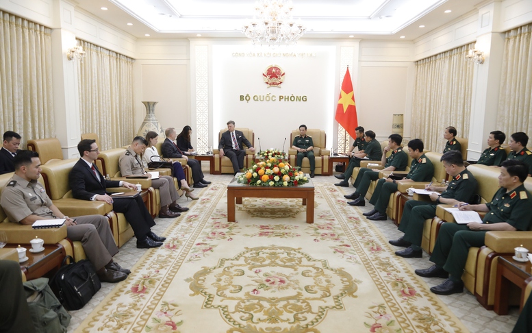 Đại tướng Phan Văn Giang tiếp Quyền Bộ trưởng Bộ Hải qu&acirc;n Hoa Kỳ H&ugrave;ng Cao tại H&agrave; Nội - Ảnh 5.