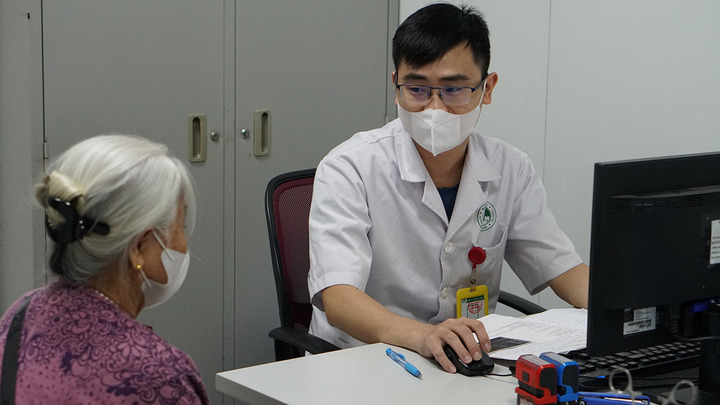 Hết cảnh chen chúc từ 5h sáng, người bệnh ngỡ ngàng khi 10 phút đã được gọi khám 11 vien cong 2 00124398 1782101140146 1782101140399391268671