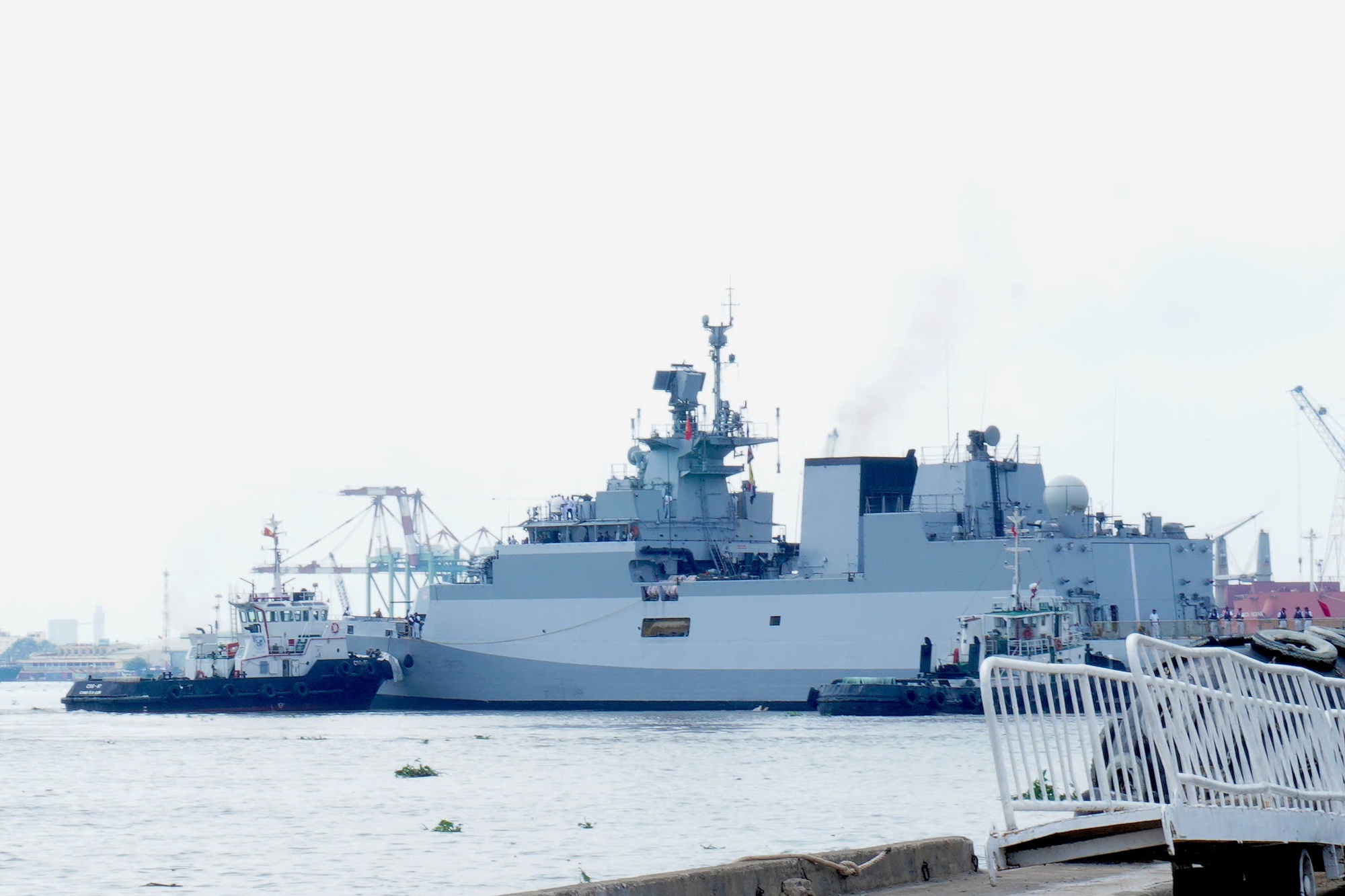 Tàu hộ vệ Ấn Độ INS Udaygiri và tàu săn ngầm INS Kavaratti thăm TPHCM - Ảnh 5. Tàu hộ vệ Ấn Độ INS Udaygiri và tàu săn ngầm INS Kavaratti thăm TPHCM - Ảnh 5.