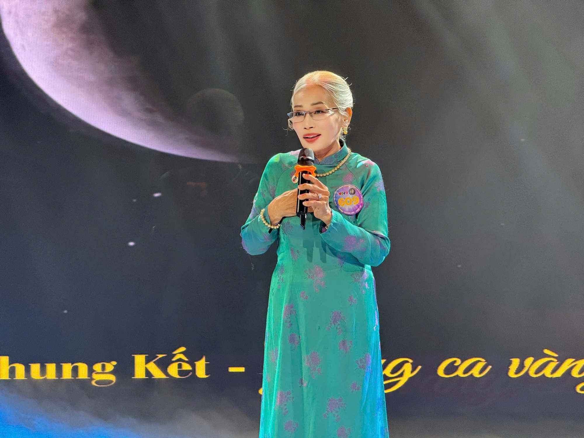 Phạm Ánh Phương giành ngôi á quân Giọng ca vàng Bolero Việt Nam 2026 ở tuổi 68 - Ảnh 3. Phạm Ánh Phương giành ngôi á quân Giọng ca vàng Bolero Việt Nam 2026 ở tuổi 68 - Ảnh 3.