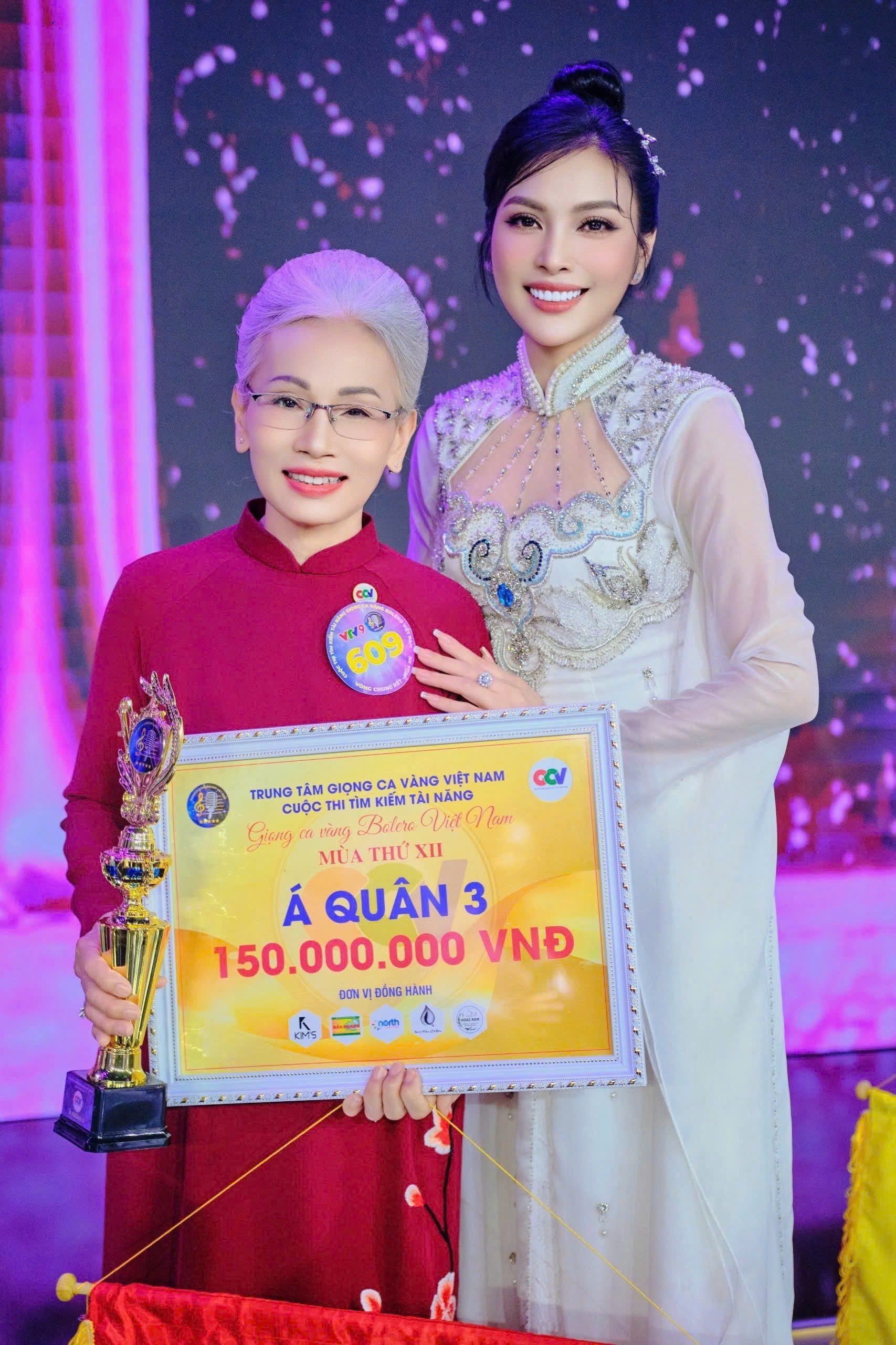 Phạm Ánh Phương giành ngôi á quân Giọng ca vàng Bolero Việt Nam 2026 ở tuổi 68 - Ảnh 4. Phạm Ánh Phương giành ngôi á quân Giọng ca vàng Bolero Việt Nam 2026 ở tuổi 68 - Ảnh 4.