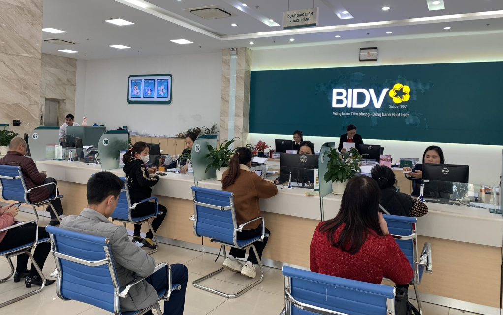 7 Trường hợp Vietcombank tạm ngừng giao dịch r&uacute;t v&agrave; chuyển tiền theo quy định mới 2026 - Ảnh 2.
