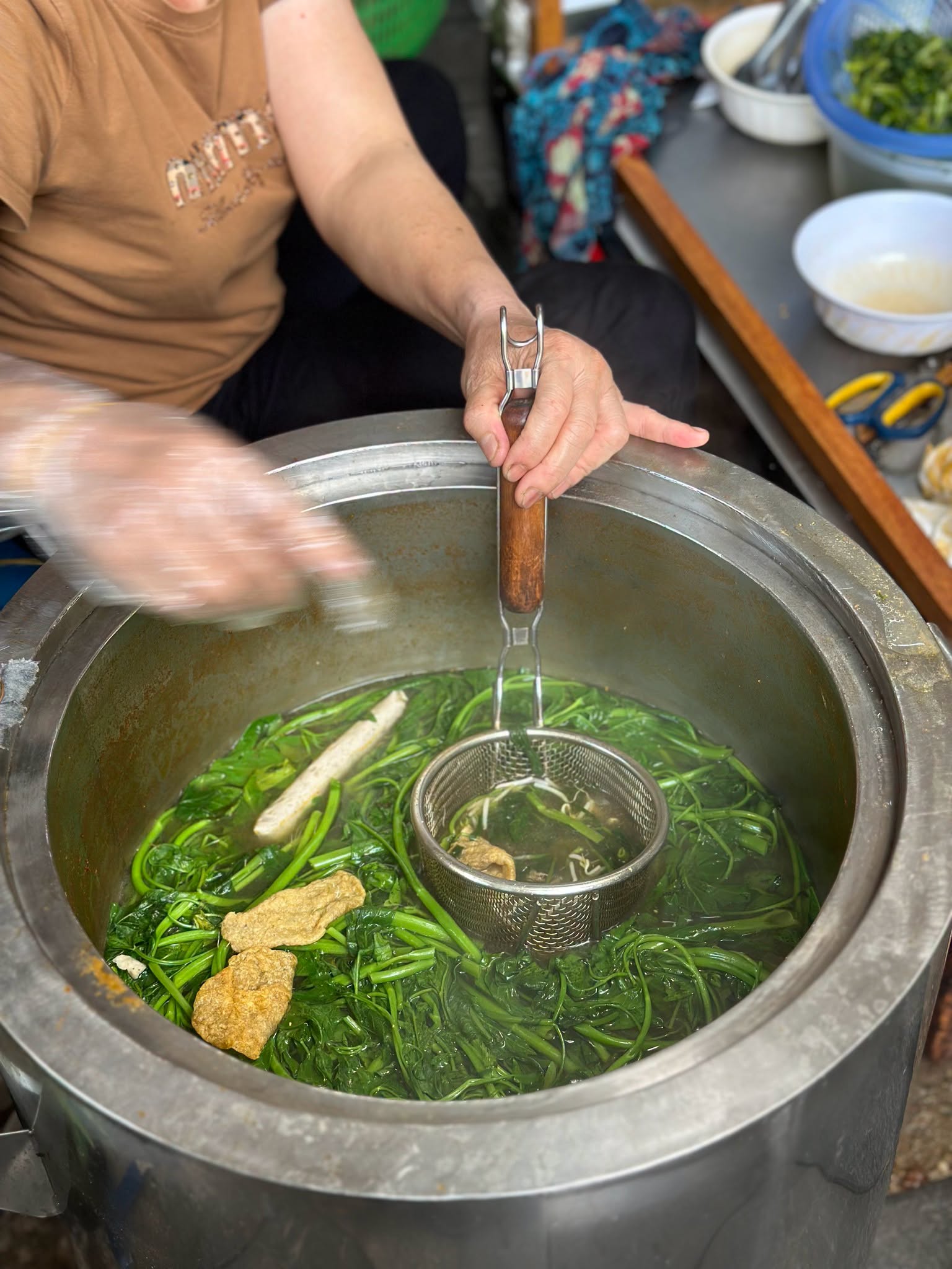 Cẩm nang ẩm thực quanh Nhà tù hỏa lò: Những địa chỉ không thể bỏ lỡ - Ảnh 11. Cẩm nang ẩm thực quanh Nhà tù hỏa lò: Những địa chỉ không thể bỏ lỡ - Ảnh 11.