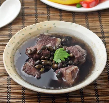 Mẹ chồng t&ocirc;i n&oacute;i rằng ăn 2 m&oacute;n n&agrave;y lu&acirc;n phi&ecirc;n rất tốt cho thận, mắt v&agrave; t&oacute;c: Nguy&ecirc;n liệu rẻ lại dễ nấu v&agrave; ngon - Ảnh 7.