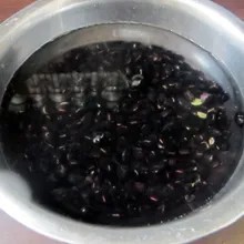Mẹ chồng t&ocirc;i n&oacute;i rằng ăn 2 m&oacute;n n&agrave;y lu&acirc;n phi&ecirc;n rất tốt cho thận, mắt v&agrave; t&oacute;c: Nguy&ecirc;n liệu rẻ lại dễ nấu v&agrave; ngon - Ảnh 10.