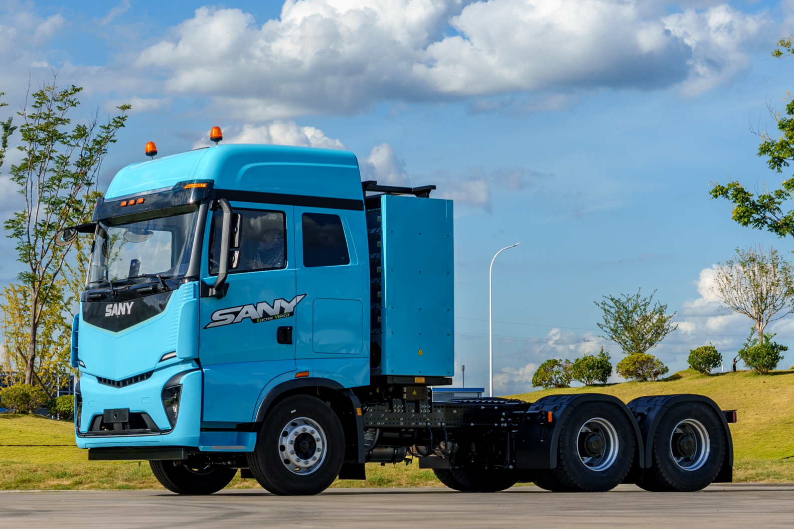 Tốn 5.000 đồng/km, xe đầu k&eacute;o điện đặt dấu chấm hết cho xe m&aacute;y dầu tại Việt Nam? - Ảnh 1.