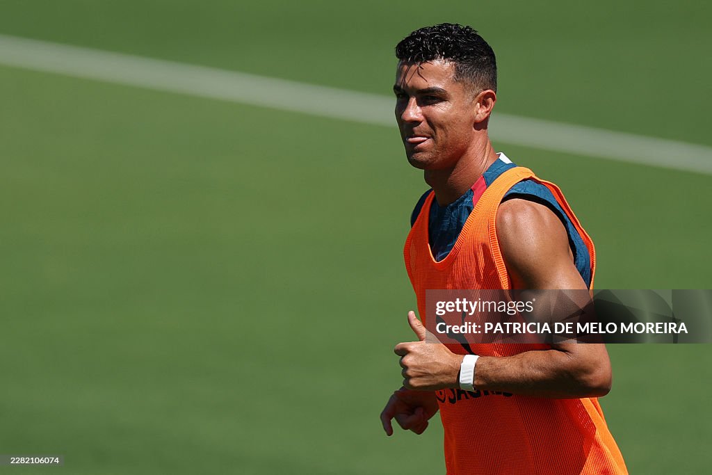 Nhận định Bồ Đào Nha vs Uzbekistan, vòng bảng World Cup: Ronaldo bùng nổ mạnh mẽ đem về 3 điểm? - Ảnh 1. Nhận định Bồ Đào Nha vs Uzbekistan, vòng bảng World Cup: Ronaldo bùng nổ mạnh mẽ đem về 3 điểm? - Ảnh 1.