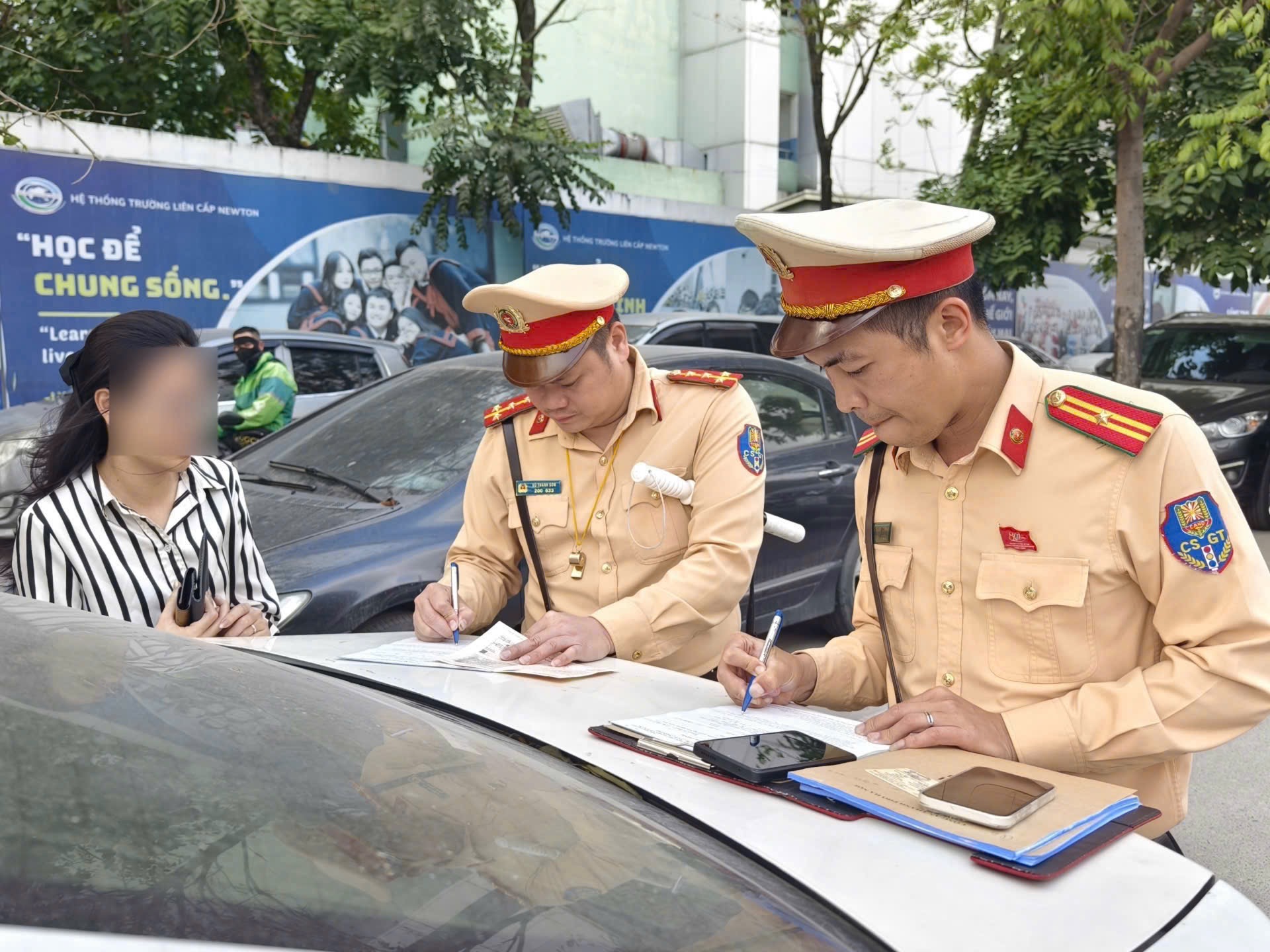 Bộ Công an đề xuất xử phạt không lập biên bản tối đa 2 triệu đồng năm 2026 - Ảnh 1. Bộ Công an đề xuất xử phạt không lập biên bản tối đa 2 triệu đồng năm 2026 - Ảnh 1.