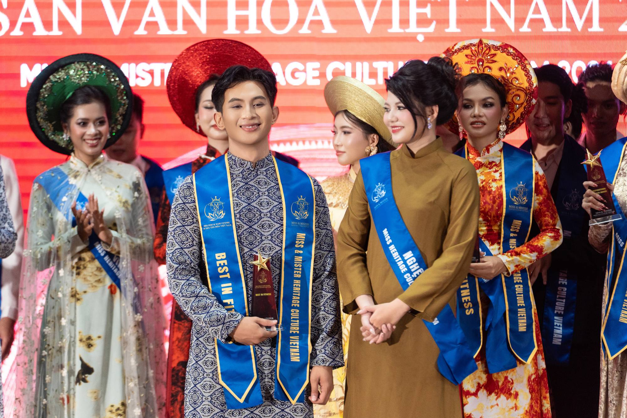 Trí Trung, Đan Tâm đăng quang Hoa hậu và Nam vương Di sản Văn hoá Việt Nam 2026 - Ảnh 5. Trí Trung, Đan Tâm đăng quang Hoa hậu và Nam vương Di sản Văn hoá Việt Nam 2026 - Ảnh 5.