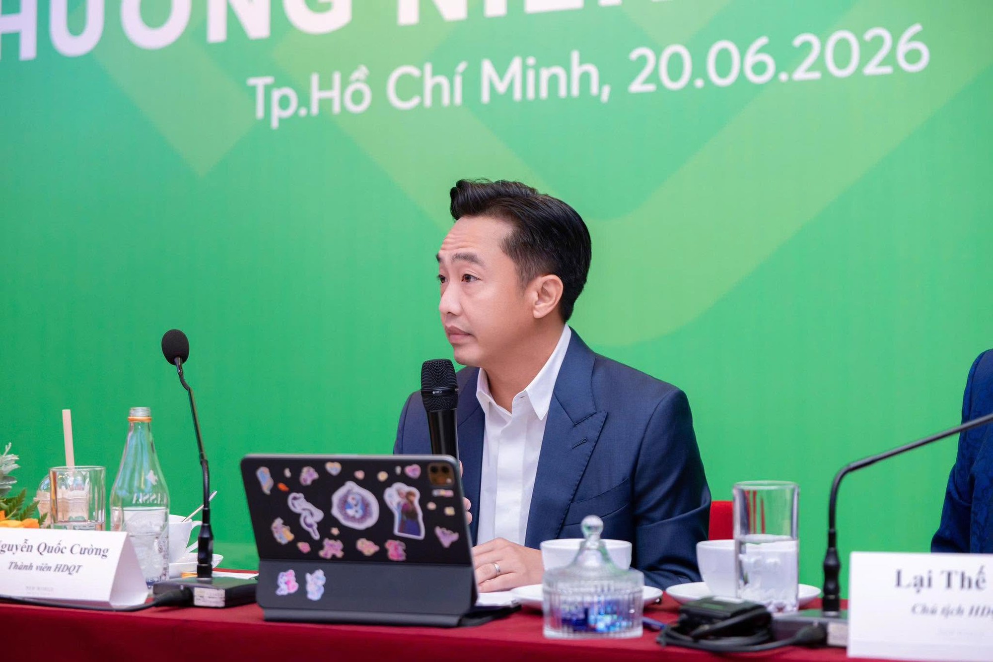 Gallery - Không ngờ, đại gia phố núi như Cường Đô La lại có những phút giây tấu hài chuẩn ông bố bỉm sữa chính hiệu - image 8