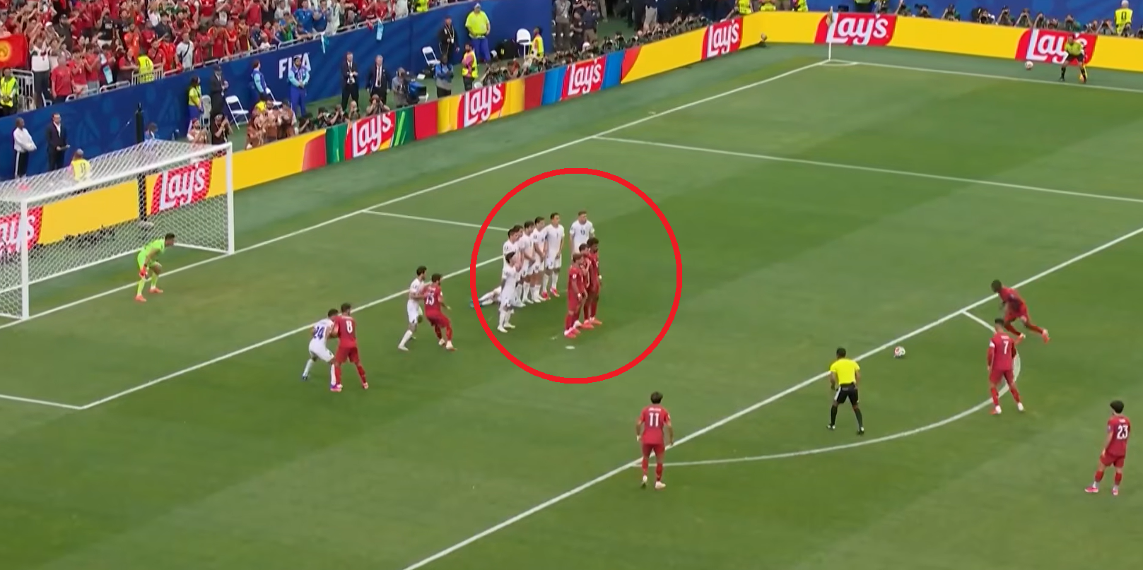 Lộ mất rồi, Ronaldo ơi! - Ảnh 1.