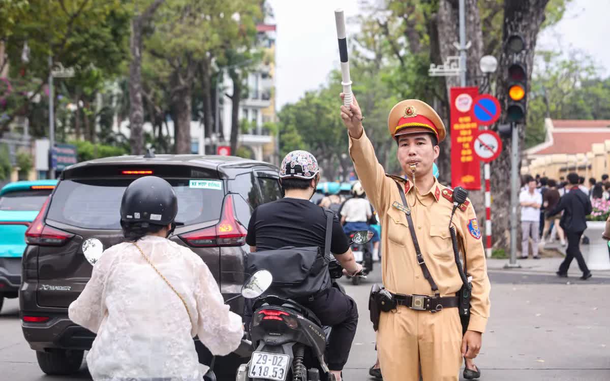 Nhiều tuyến đường ở H&agrave; Nội tạm cấm, hạn chế phương tiện trong 2 ng&agrave;y 24-25/6 - Ảnh 1.