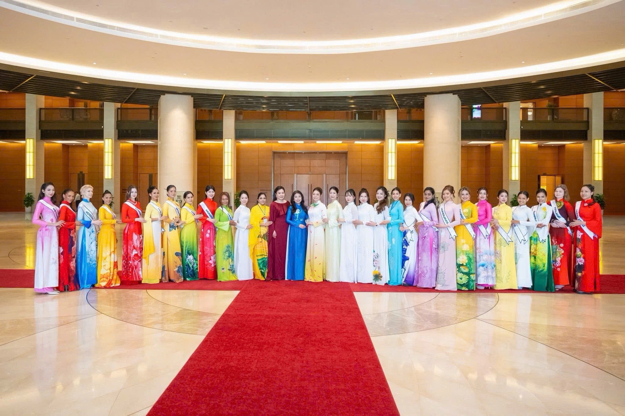 NTK Thoa Trần đồng h&agrave;nh c&ugrave;ng Miss Multicultural World 2026 - Ảnh 2.