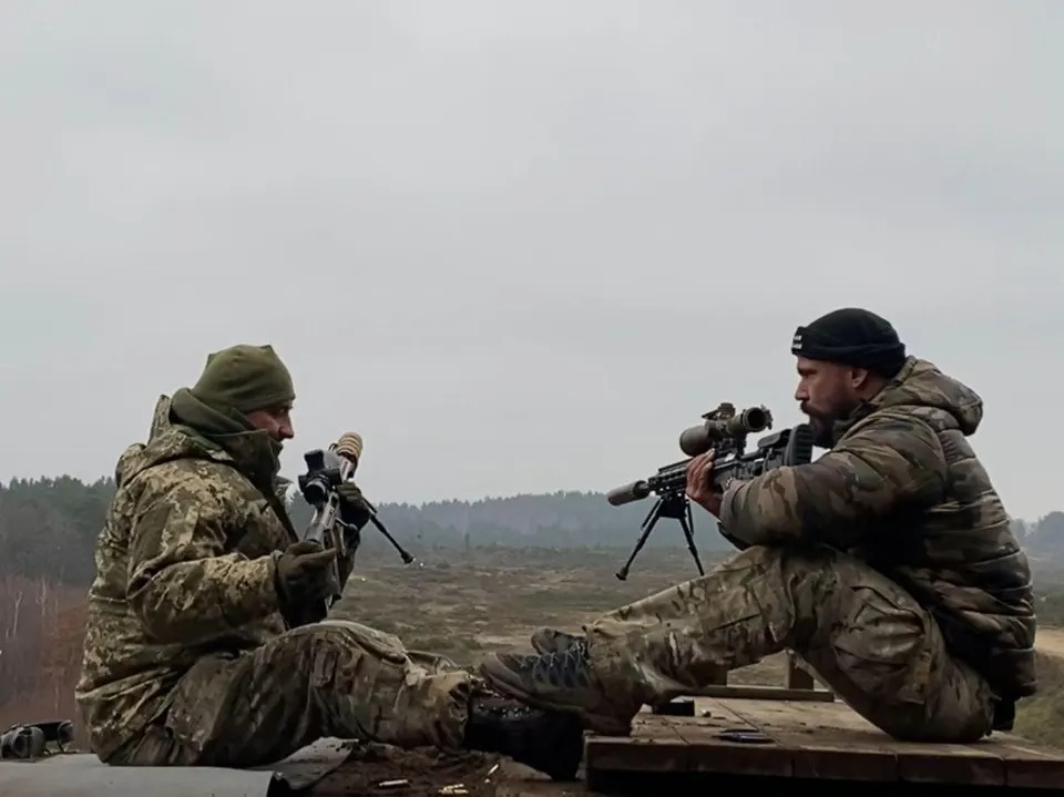 Nằm giữa chiến trường Bakhmut, cựu binh Mỹ gọi về sở chỉ huy Ukraine v&agrave; nhận c&acirc;u trả lời bất ngờ - Ảnh 1.