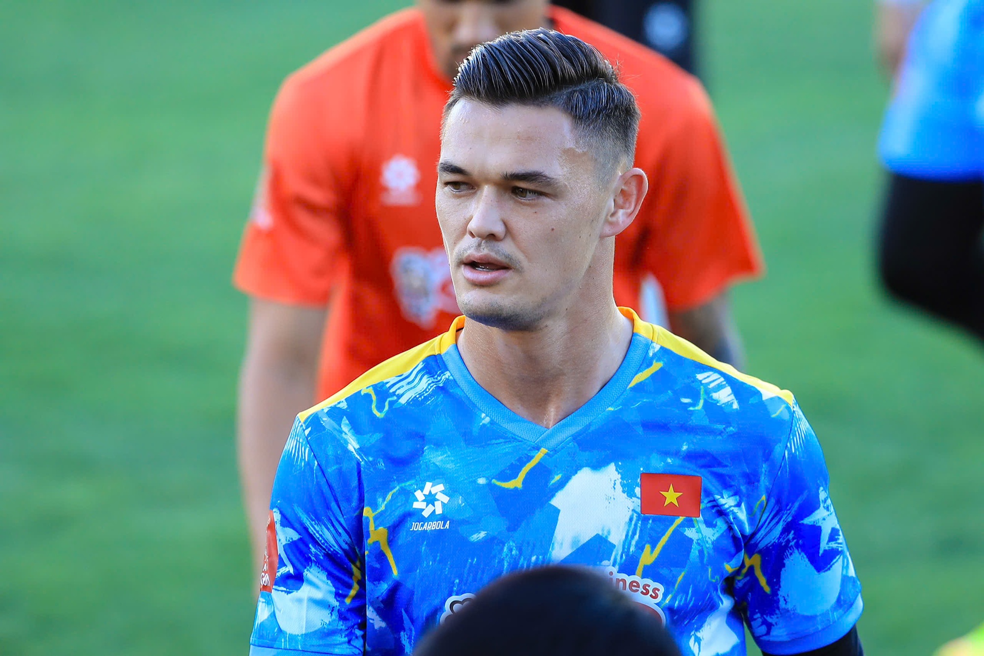 Tuyển Việt Nam tập giữa "chảo lửa" chuẩn bị cho ASEAN Cup: Đ&igrave;nh Bắc, L&acirc;m T&acirc;y, Trung Ki&ecirc;n mướt mồ h&ocirc;i visual vẫn s&aacute;ng bừng!  - Ảnh 3.