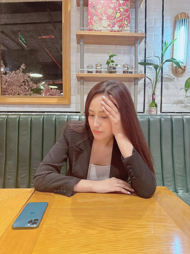 Mai Phương Th&uacute;y: "T&ocirc;i qu&aacute; mệt v&igrave; đ&atilde; đi l&agrave;m chuy&ecirc;n m&ocirc;n rồi m&agrave; vẫn bị gắn nh&atilde;n giải tr&iacute;"- Ảnh 2.