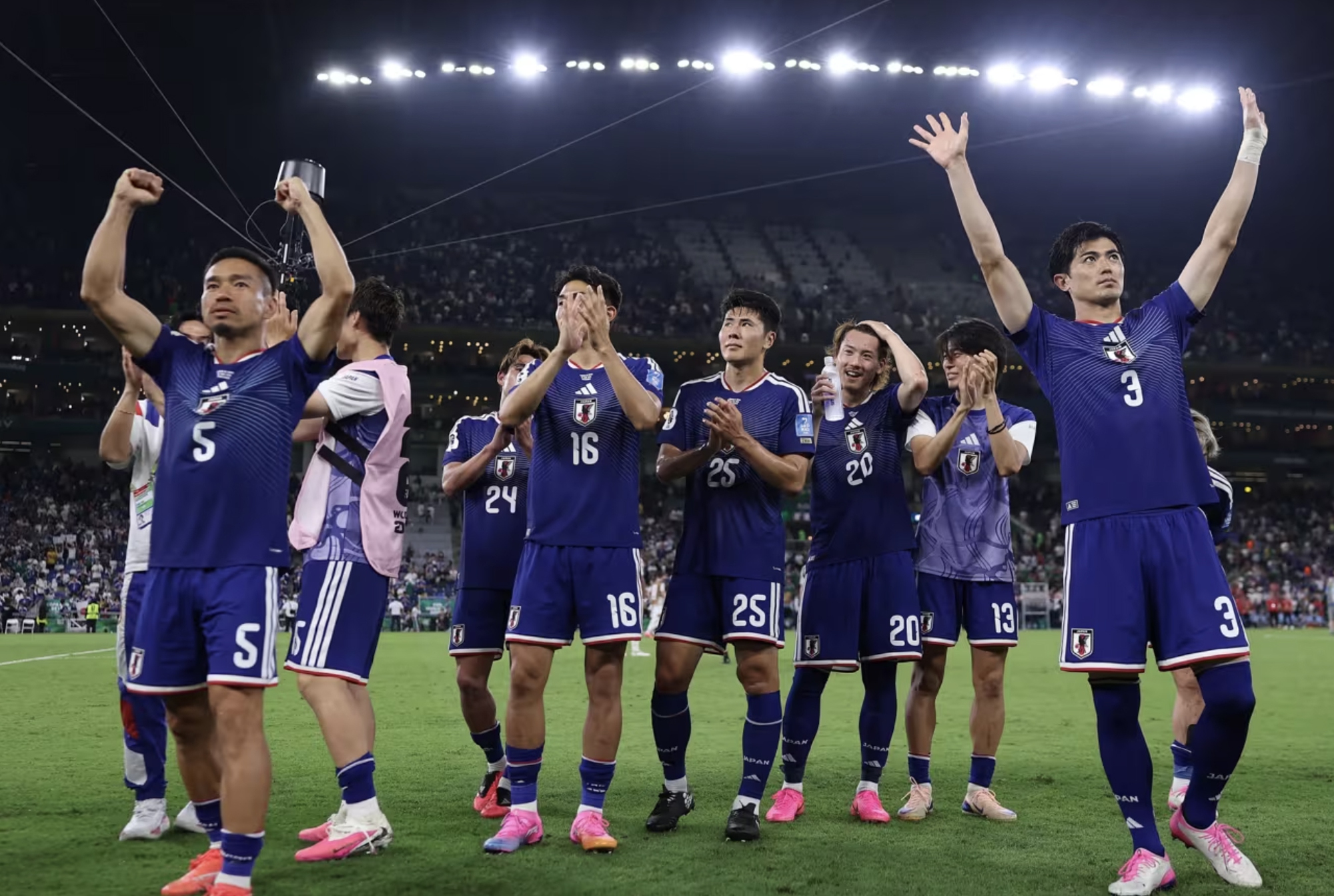 Lượt đấu cuối World Cup 2026: Thử th&aacute;ch bản lĩnh "Samurai xanh" - Ảnh 1.