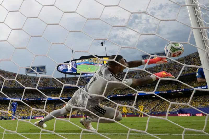 World Cup 2026: Nghịch l&yacute; của những người g&aacute;c đền v&agrave; cơn mưa b&agrave;n thắng - Ảnh 1.