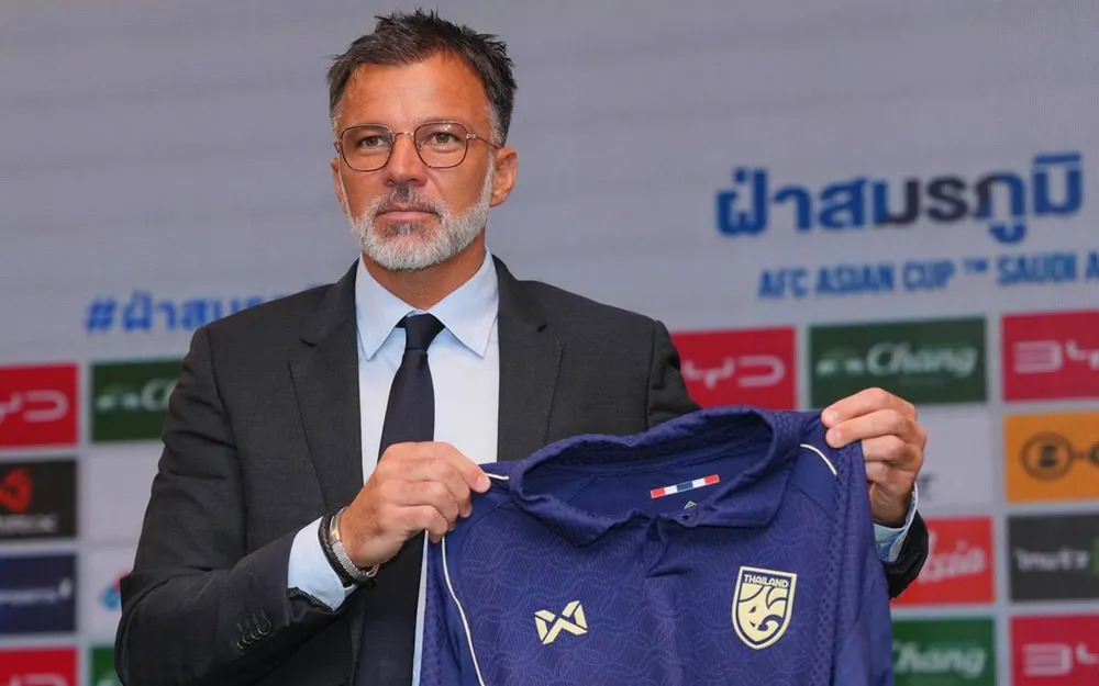 Th&aacute;i Lan gặp kh&oacute; bởi luật FIFA, đội tuyển Việt Nam hưởng lợi lớn tại AFF Cup 2026 - Ảnh 1.