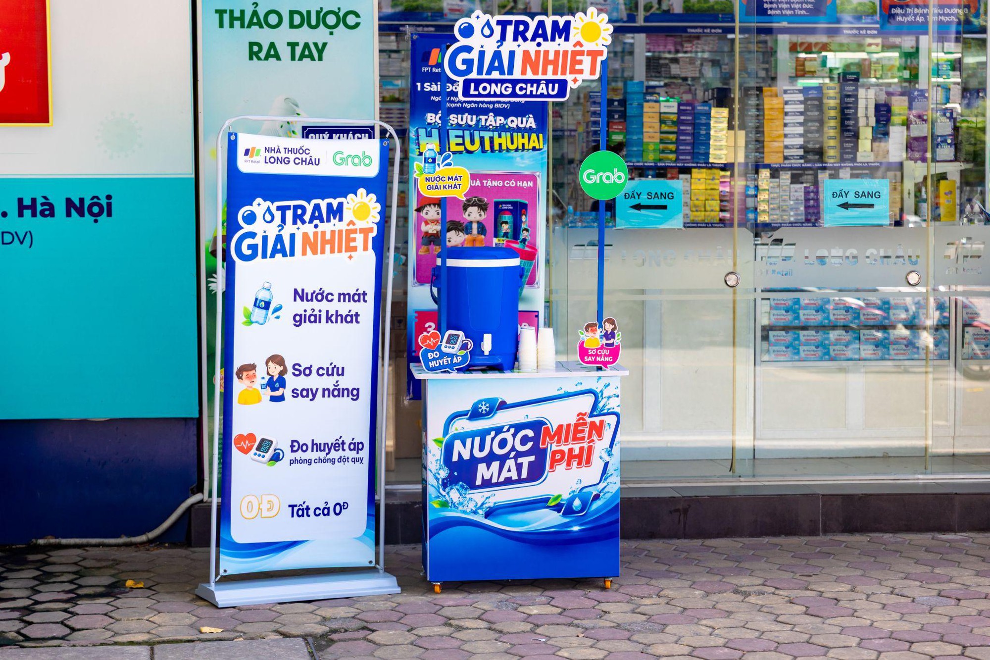 Nhà thuốc Long Châu mở hơn 1.000 trạm giải nhiệt, tiếp sức cộng đồng trong mùa nóng - Ảnh 3.