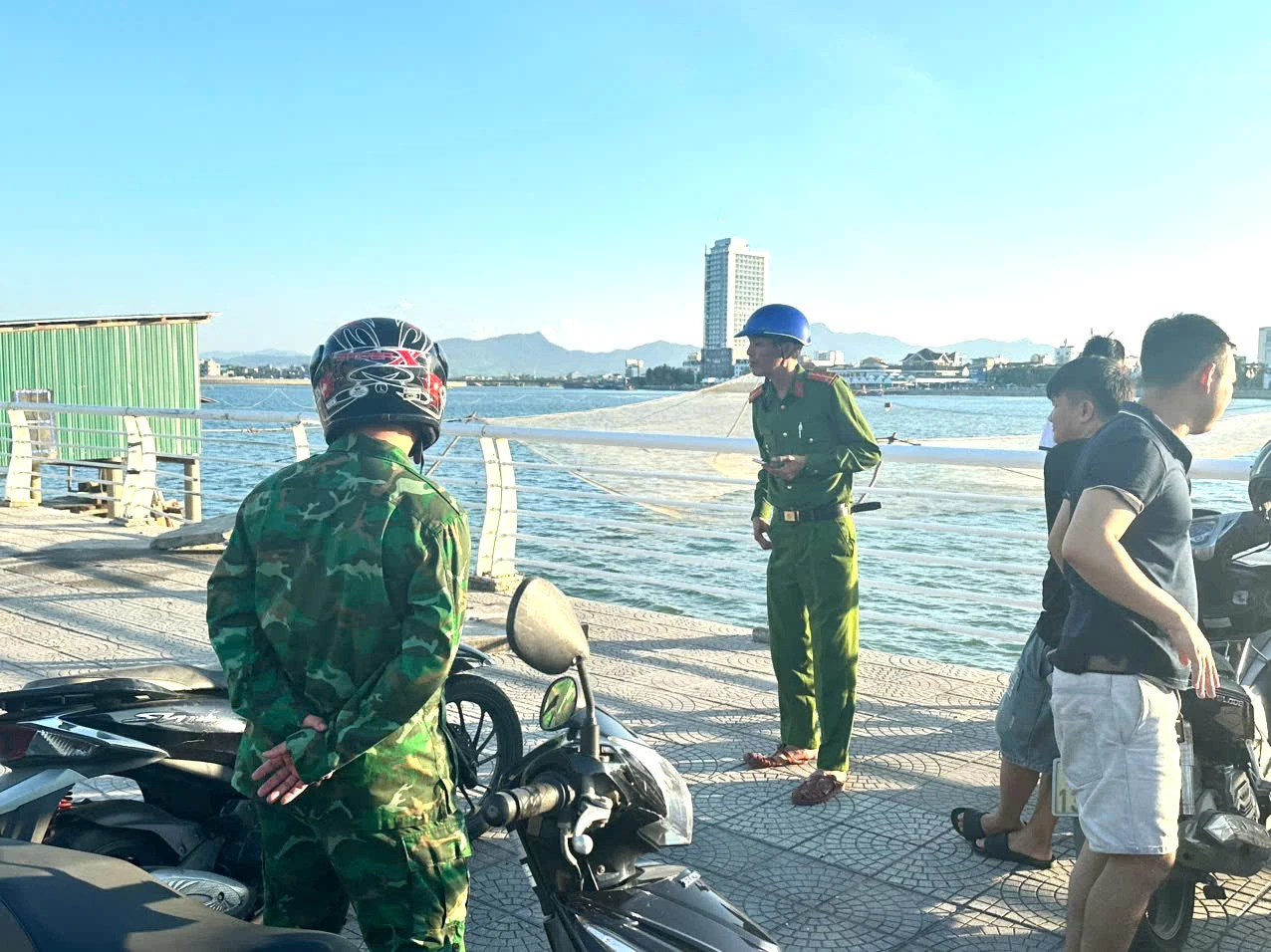 Ph&aacute;t hiện thi thể nam giới tr&ecirc;n s&ocirc;ng Nhật Lệ tại Đồng Hới - Ảnh 1.
