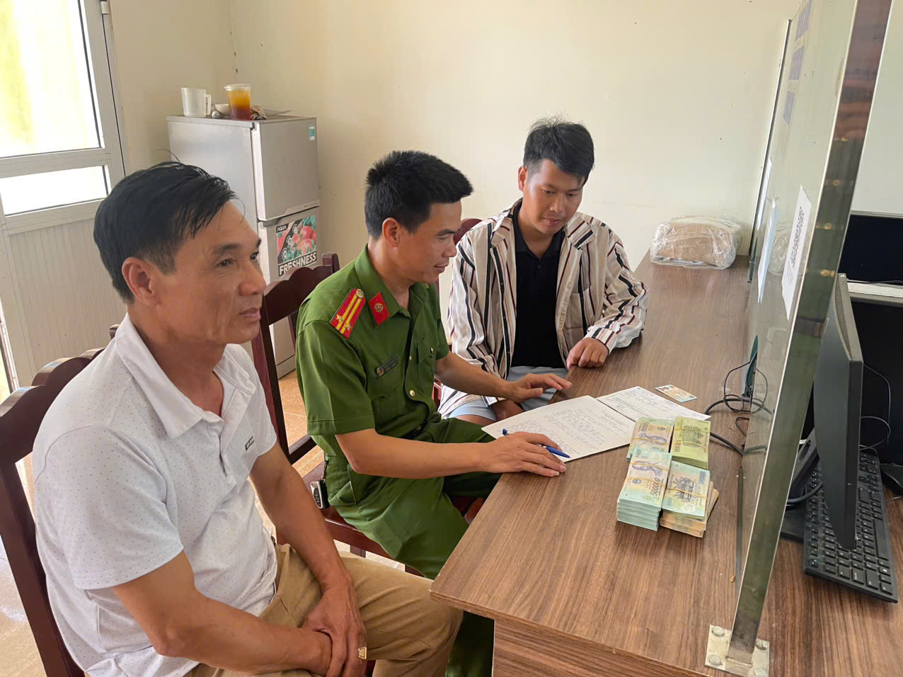 C&ocirc;ng an x&aacute;c minh chuyển khoản nhầm 500 triệu đồng của Trần Quang Tuyến tại Ph&uacute; Thọ - Ảnh 1.
